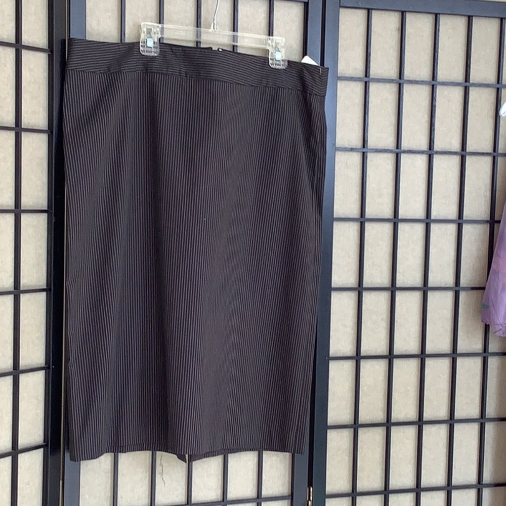 Gap skirt size 16.